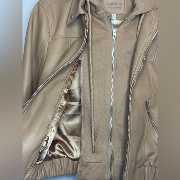NEW BLANKNYC Women’s Faux Leather Tan Bomber Moto Jacket Removable Hood Size S - Picture 12 of 16